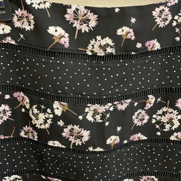 NWOT White house Black market straight black with floral and polkadots stations - Picture 2 of 10